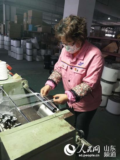 山東省五一勞動獎章獲得者徐美玲：從“最笨”的員工到比賽第一名
