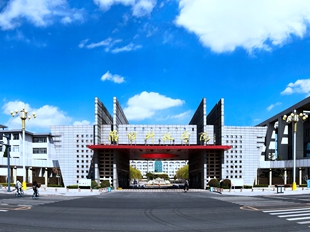 學校南大門