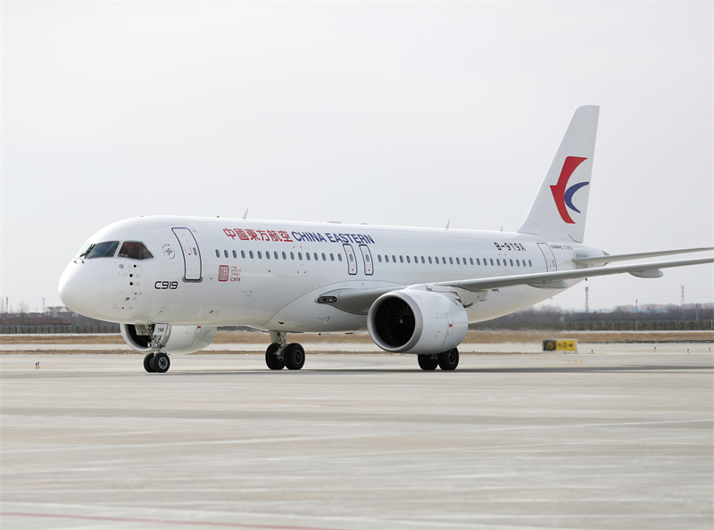 1月15日，全球首架C919國產大飛機抵達青島膠東國際機場進行驗證飛行。張進剛攝