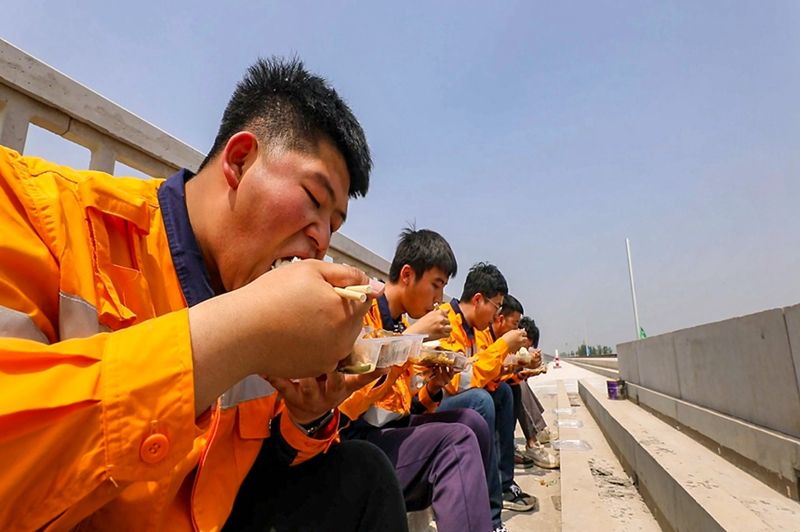 高鐵線上的午餐??艽虹鏀z