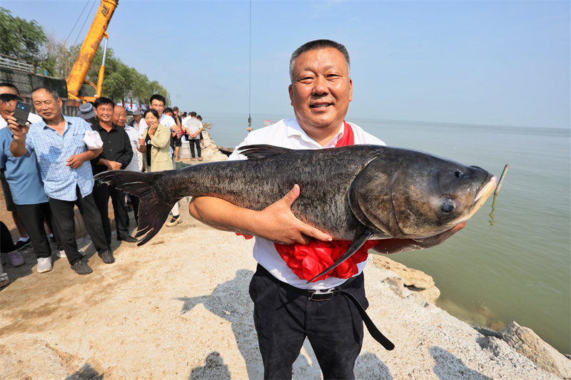 千船競發，東平湖開漁迎豐收。