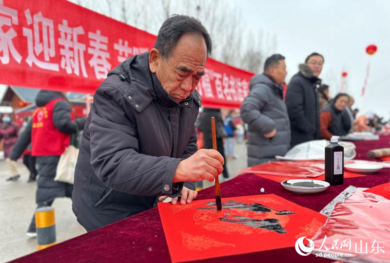 淄博主會場打造具有地域特色的“文化大集”。人民網(wǎng) 喬姝攝