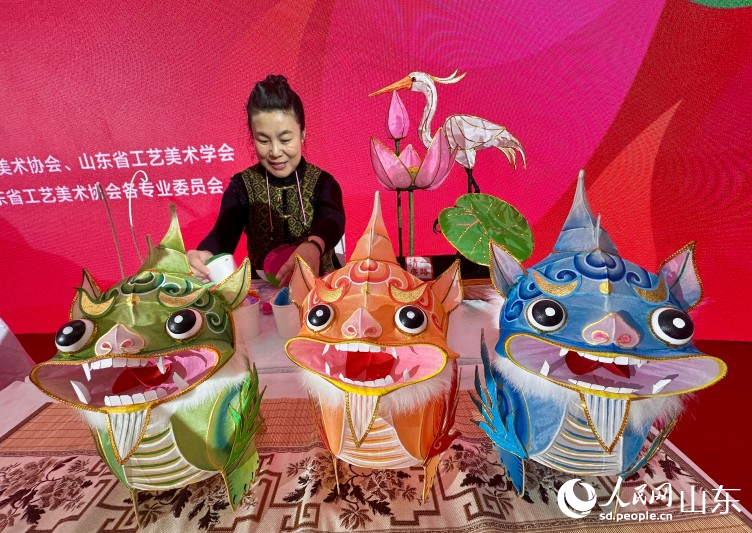 花燈作品展示。人民網 喬姝攝