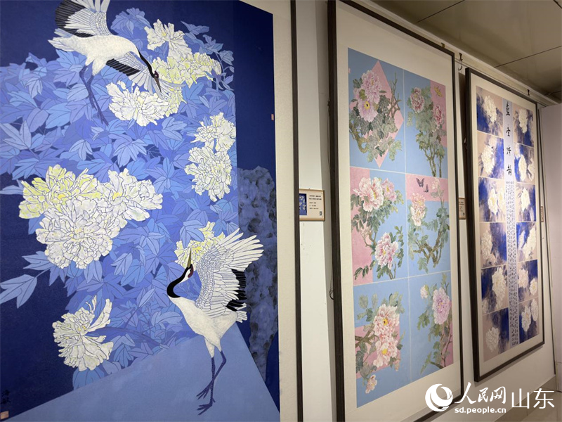 工筆牡丹作品。人民網(wǎng) 鄭昕橋攝