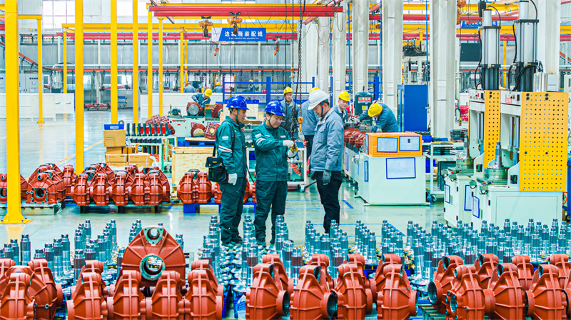 國網平邑縣供電公司工作人員到衛禾傳動有限公司了解企業用電需求