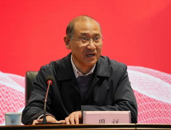上海博物館研究館員、國家文物鑒定委員會(huì)委員周祥發(fā)言。